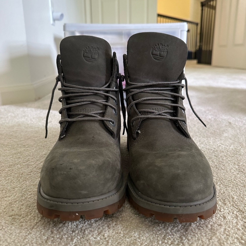 Gray Timberlands - image 1
